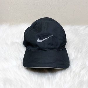 Nike Dri-Fit Aerobill Featherlight Running Hat